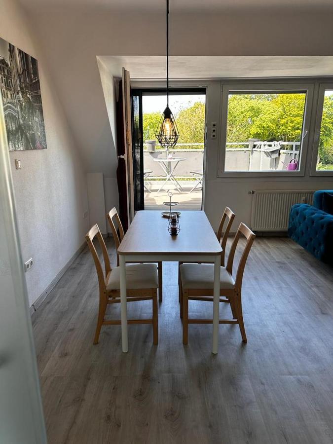 A&V Apartments Wunderschoene Rheinblick Wohnung Zum Entspannen Apt Ela Duisburg Exterior foto